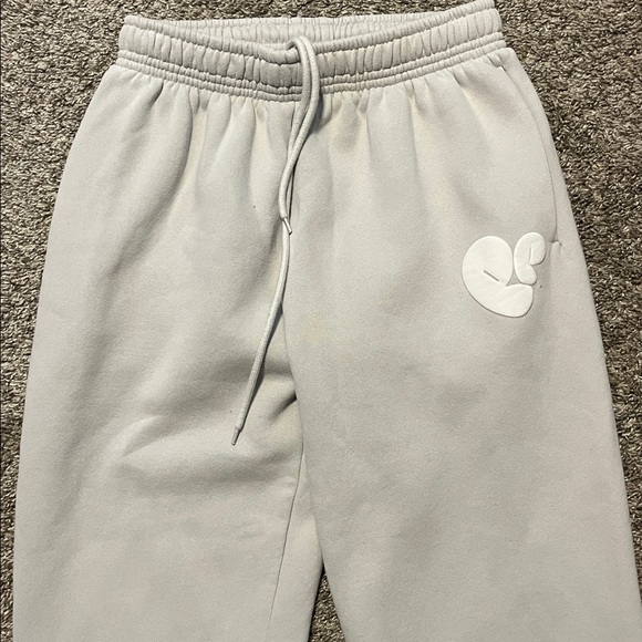 Princess Polly Women’s Track Pants Bubble Text Grey & Cloud White Size 4 - Picture 4 of 8